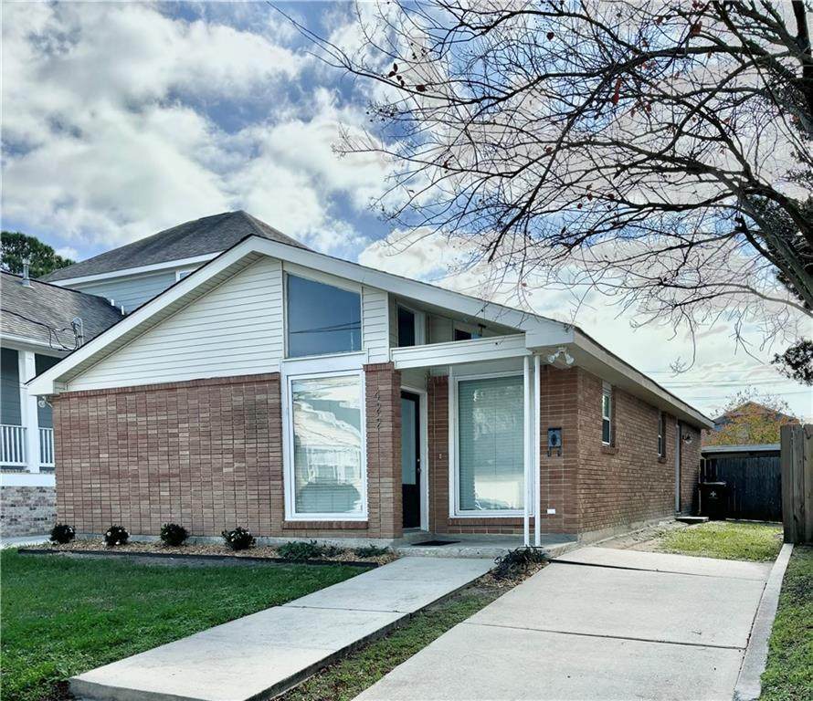 422 36TH Street - Photo 1