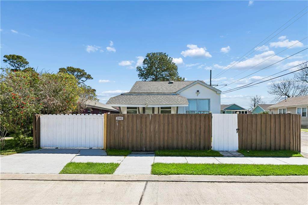 2203 Desire Street - Photo 1