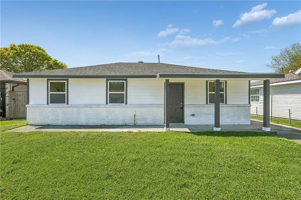552 Pat Drive - Photo 1