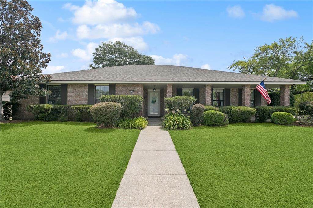 814 Freedom Lane - Photo 1