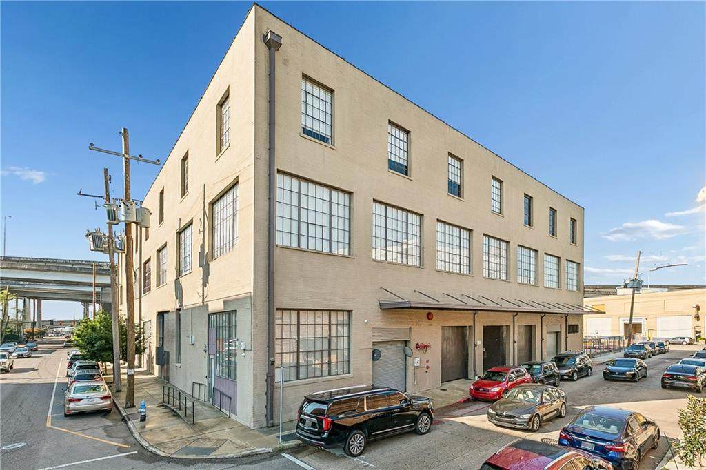 610 John Churchill Chase Street - Photo 1