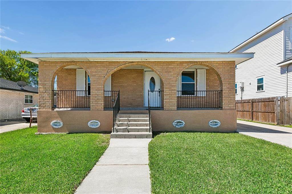 3133 Washington Street - Photo 1