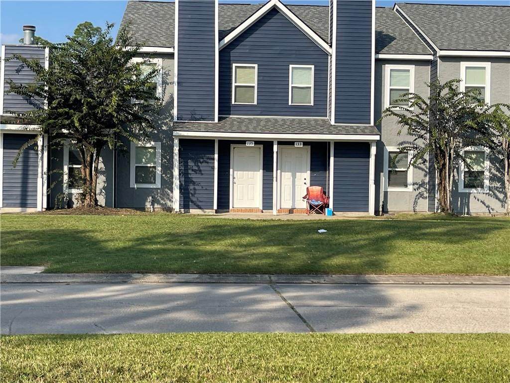 135 Kingspoint Boulevard - Photo 1