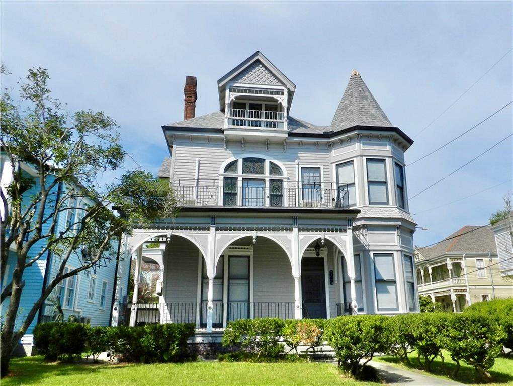 1224 Marengo Street - Photo 1