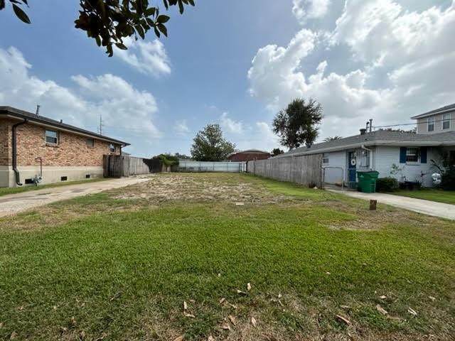 613 Lake Avenue - Photo 1