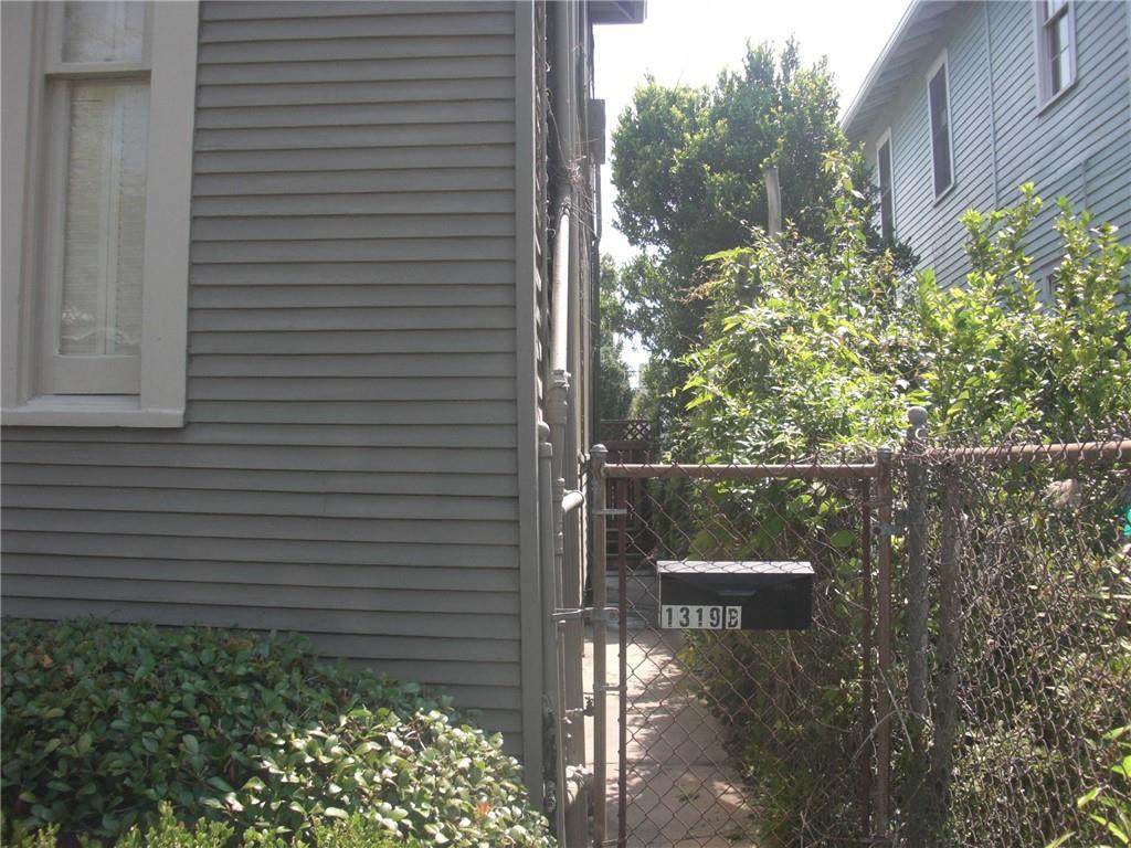 1319 Amelia Street - Photo 1