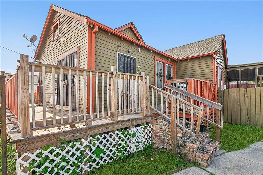 2300 Almonaster Avenue - Photo 1