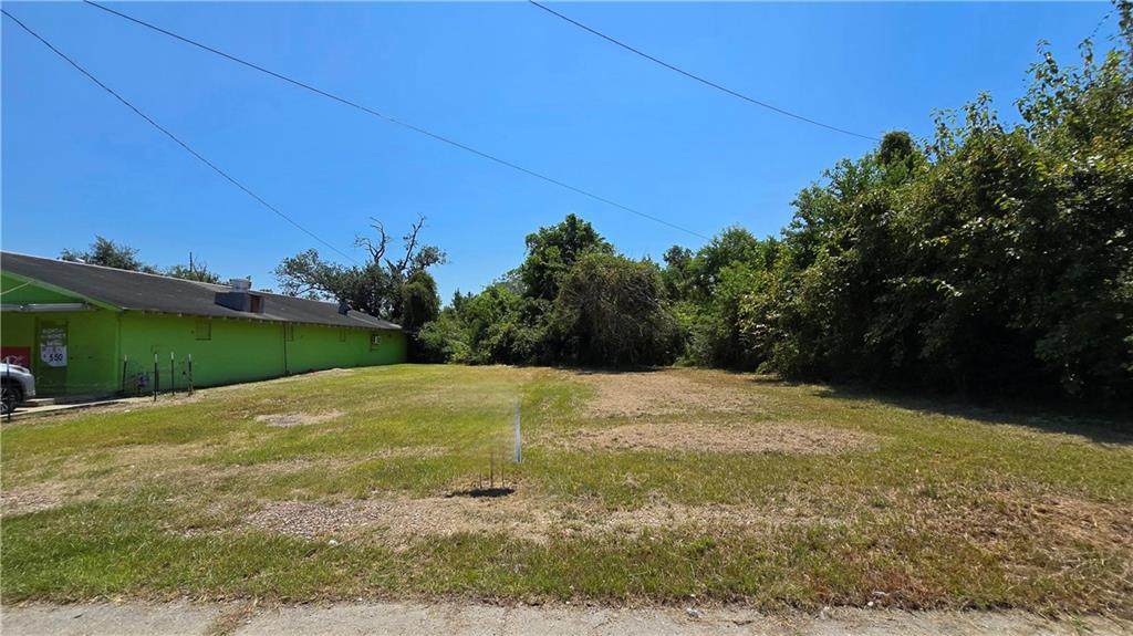 404 Colorado Street - Photo 1