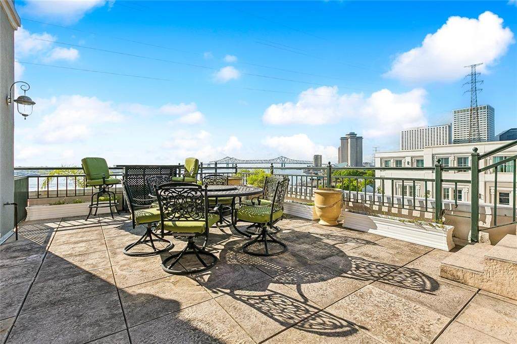 https://bt-photos.global.ssl.fastly.net/neworleans/orig_boomver_1_2550723-2.jpg