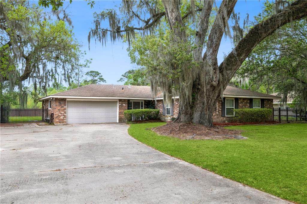 230 Oak Lane - Photo 1