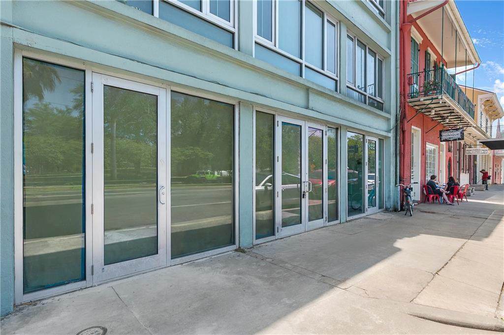 822 Rampart Street - Photo 1