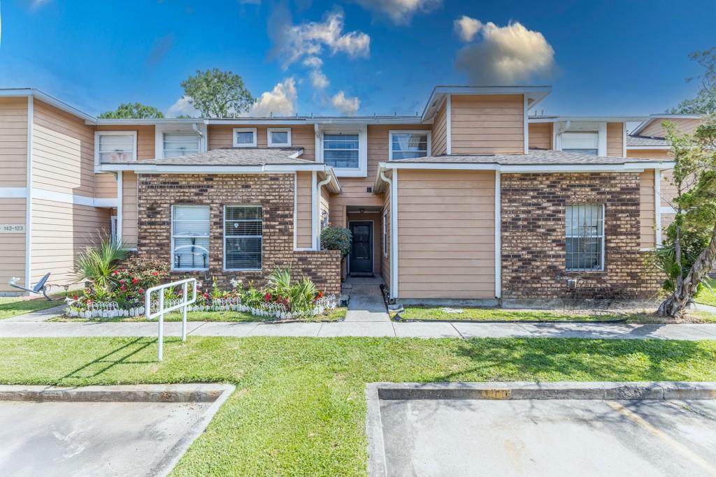 2425 Oxford Place - Photo 1