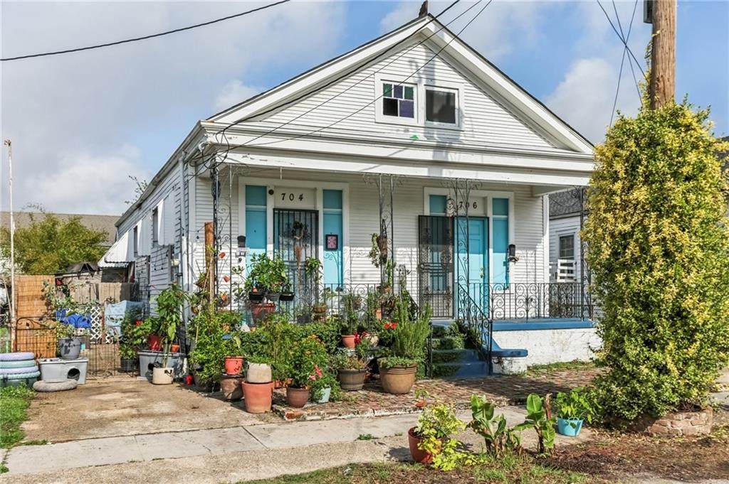 704 06 Tricou Street - Photo 1