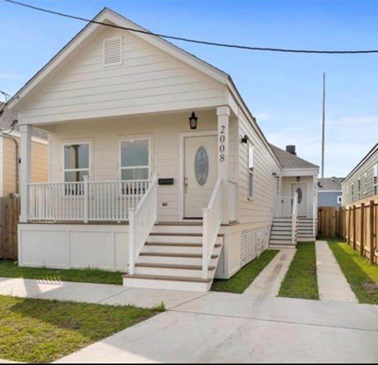 2010 Saint Ferdinand Street - Photo 1