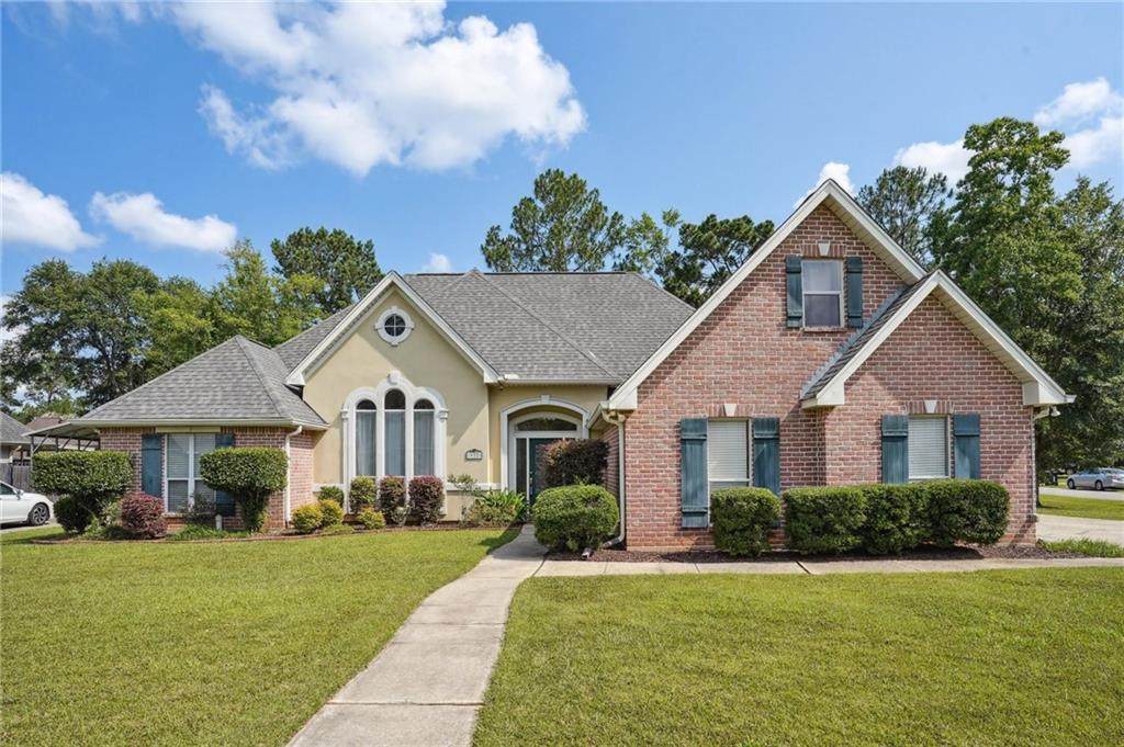 937 Crestwood Drive - Photo 1