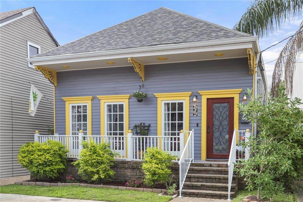 3714 Laurel Street - Photo 1