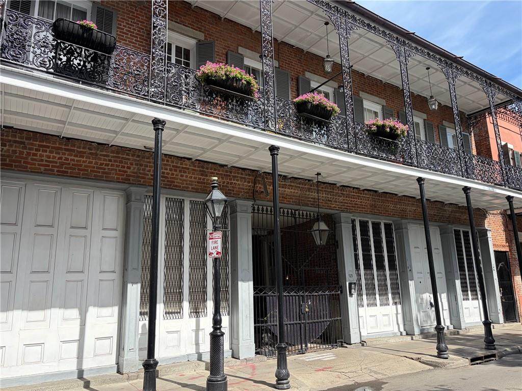 921 Chartres Street - Photo 1