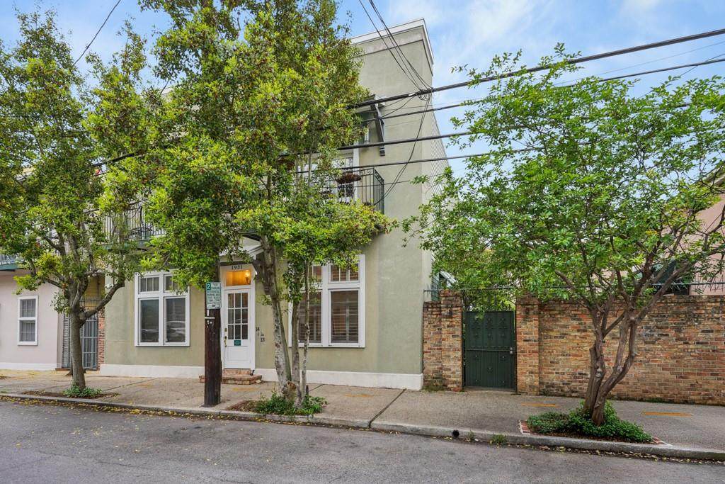 1931 Burgundy Street - Photo 1