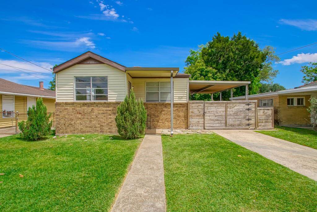 429 Olive Avenue - Photo 1