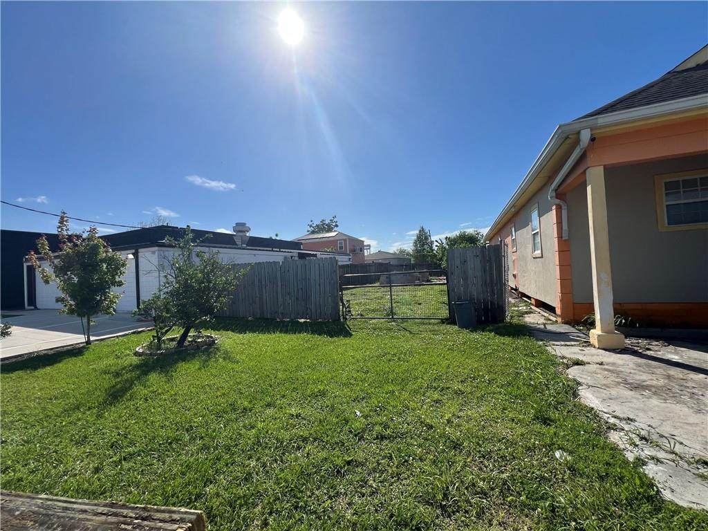 1814 Lizardi Street - Photo 1