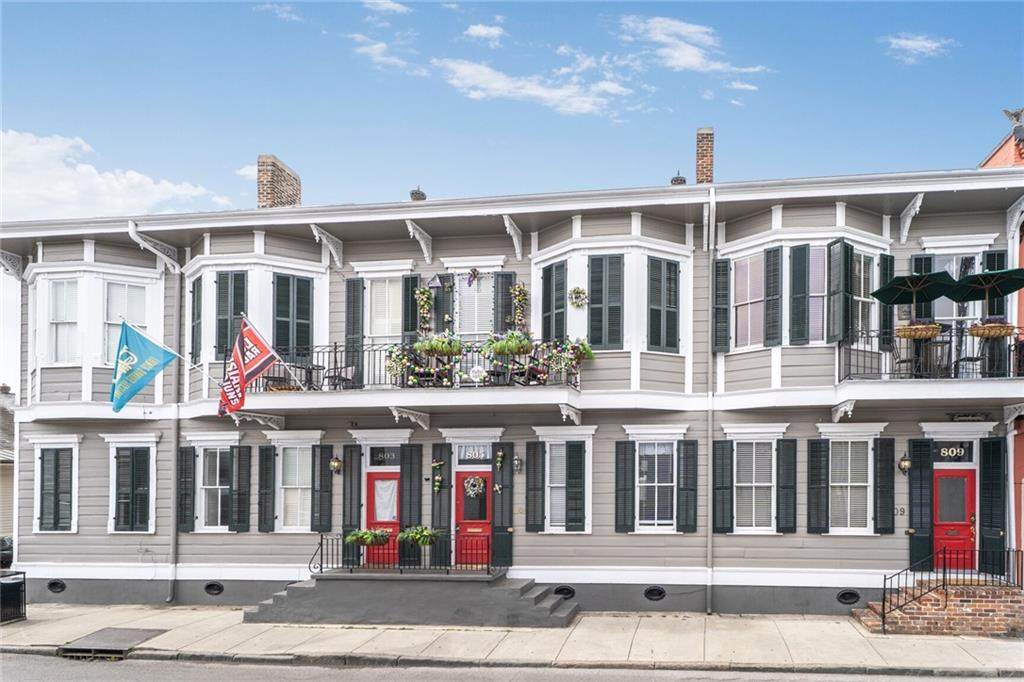 809 Burgundy Street - Photo 1