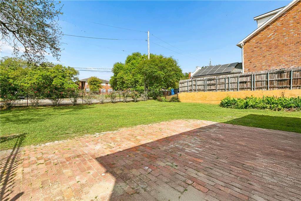 2401 New York Street - Photo 1