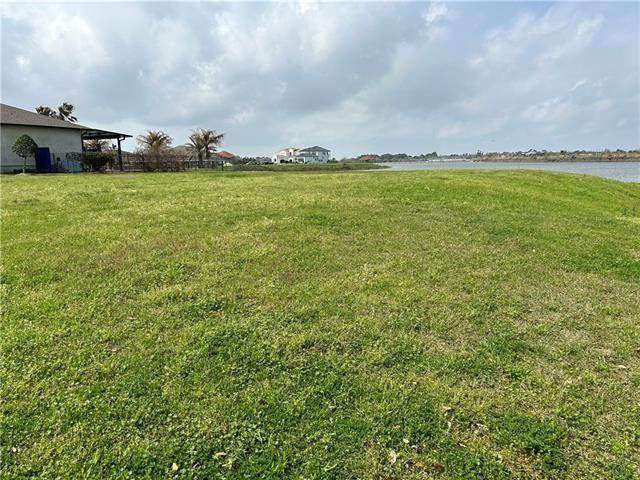  Lakeshore Boulevard - Photo 1