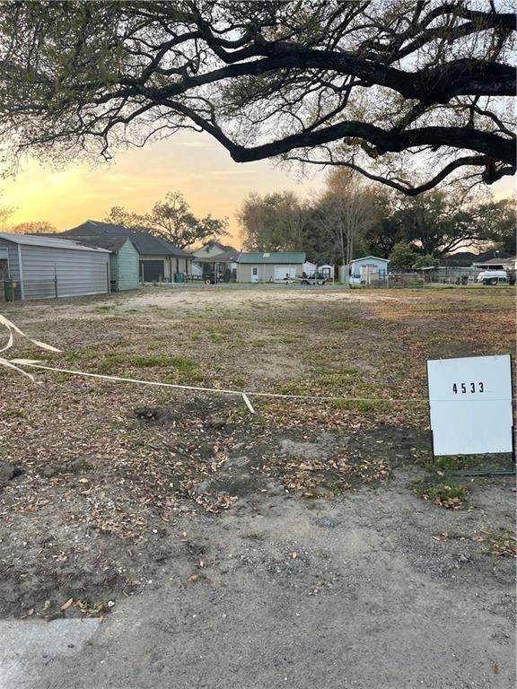 4533 River Road - Photo 1