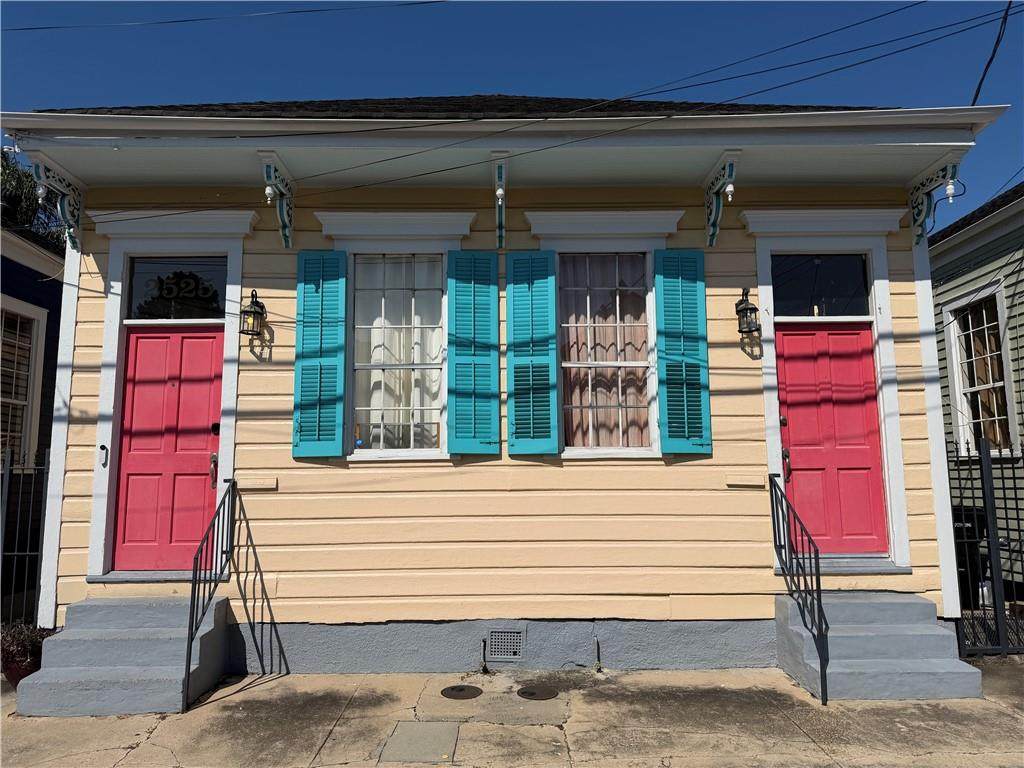 2523 Laurel Street - Photo 1