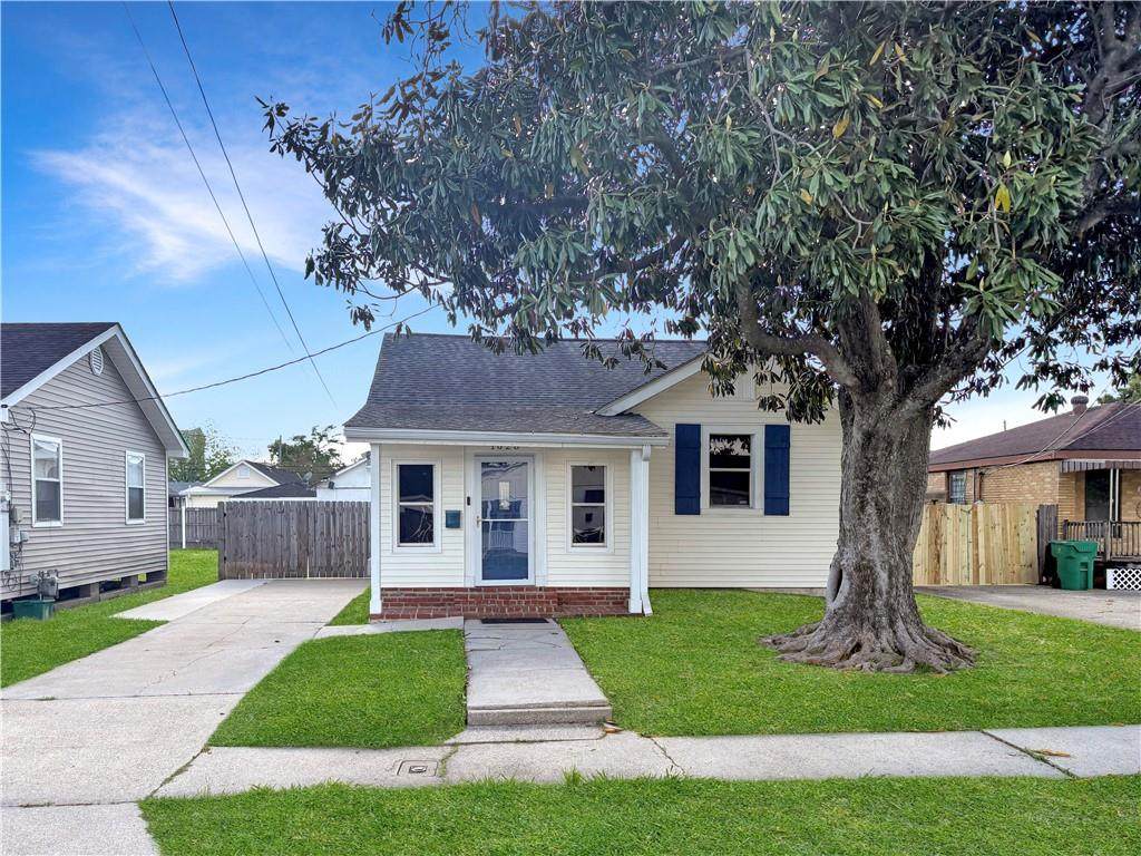1028 Gaudet Drive - Photo 1