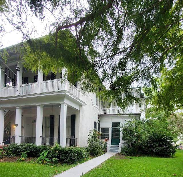1803 Calhoun Street - Photo 1