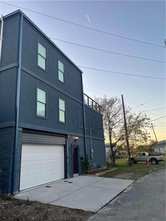 8906 Plum Street - Photo 1