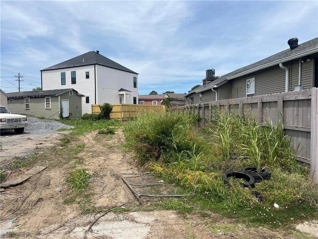 1317 Salcedo Street - Photo 1