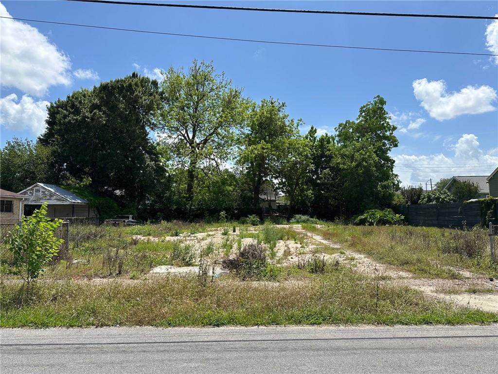 4520 Marais Street - Photo 1