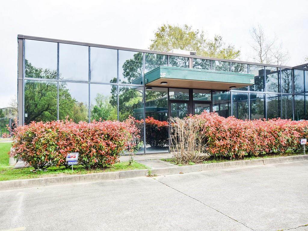 10555 Lake Forest Boulevard - Photo 1