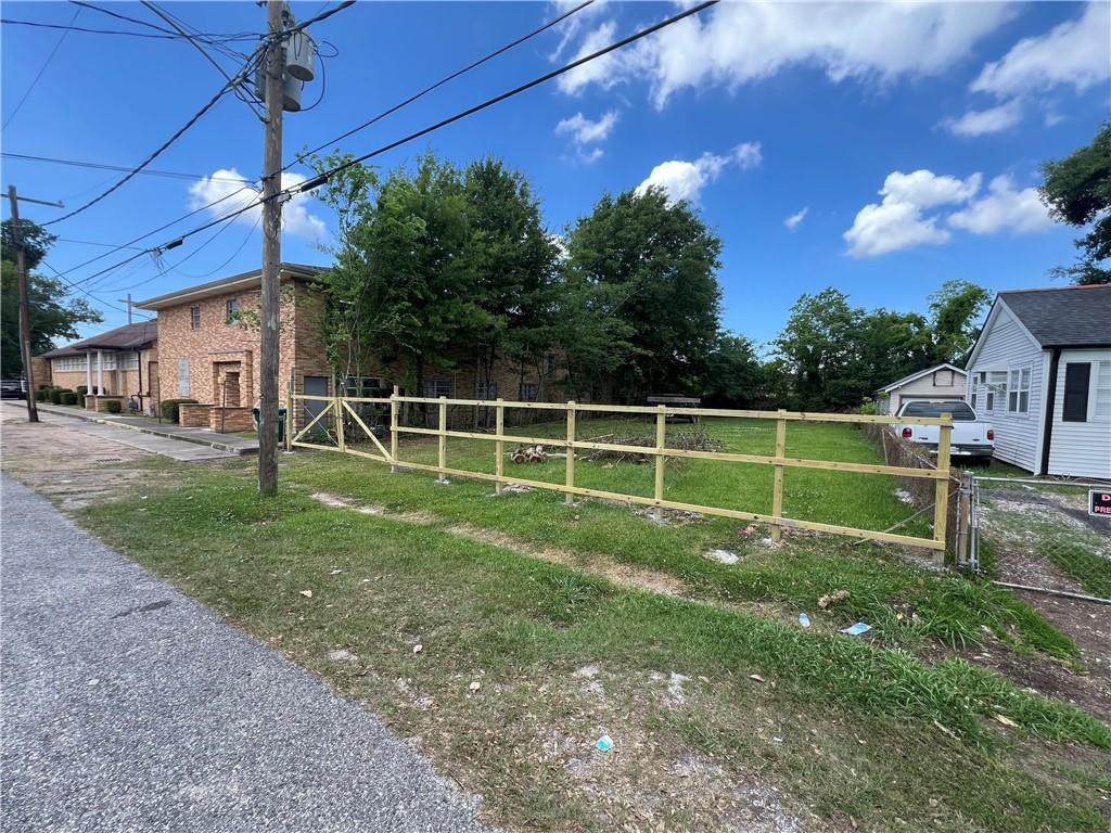 1007 Moisant Street - Photo 1