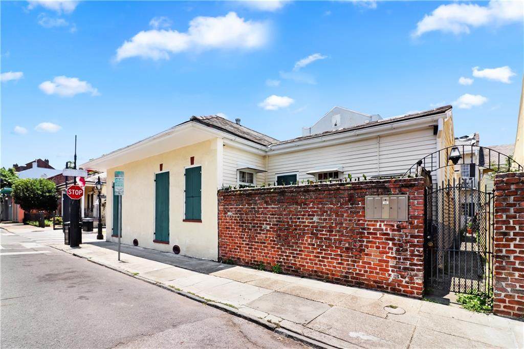 https://bt-photos.global.ssl.fastly.net/neworleans/orig_boomver_1_2555178-2.jpg
