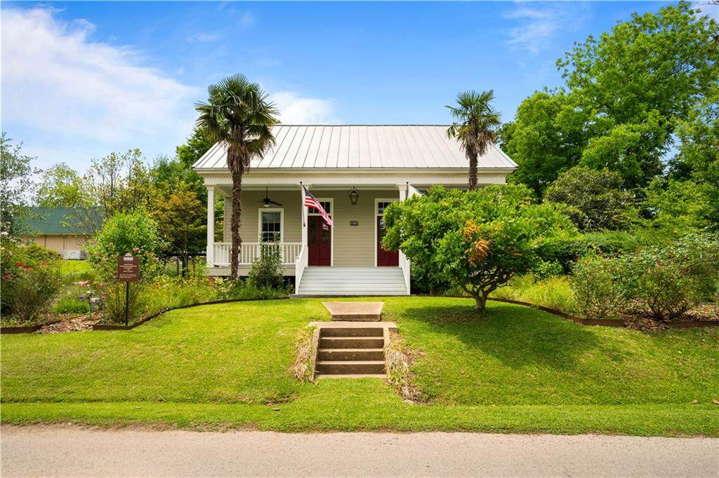 205 Carriere Street - Photo 1
