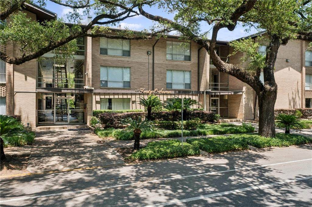 4007 Saint Charles Avenue - Photo 1