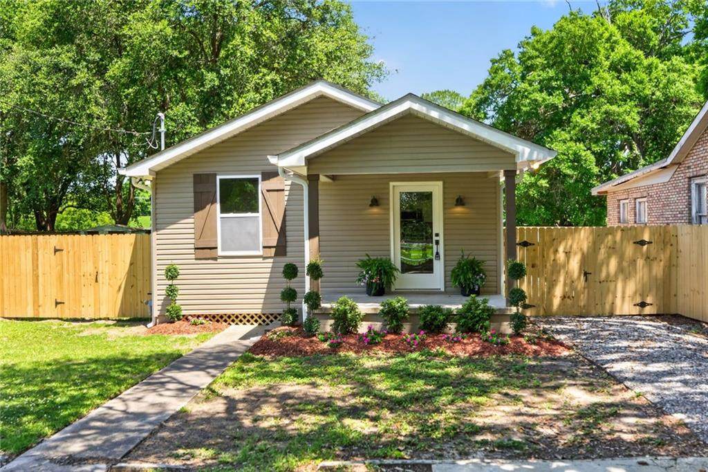 1246 General Collins Avenue - Photo 1