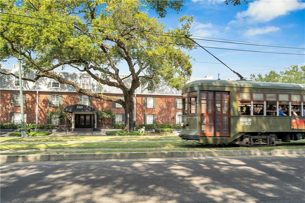 3201 St Charles Avenue - Photo 1