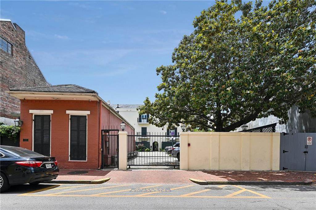 1022 Toulouse Street - Photo 1