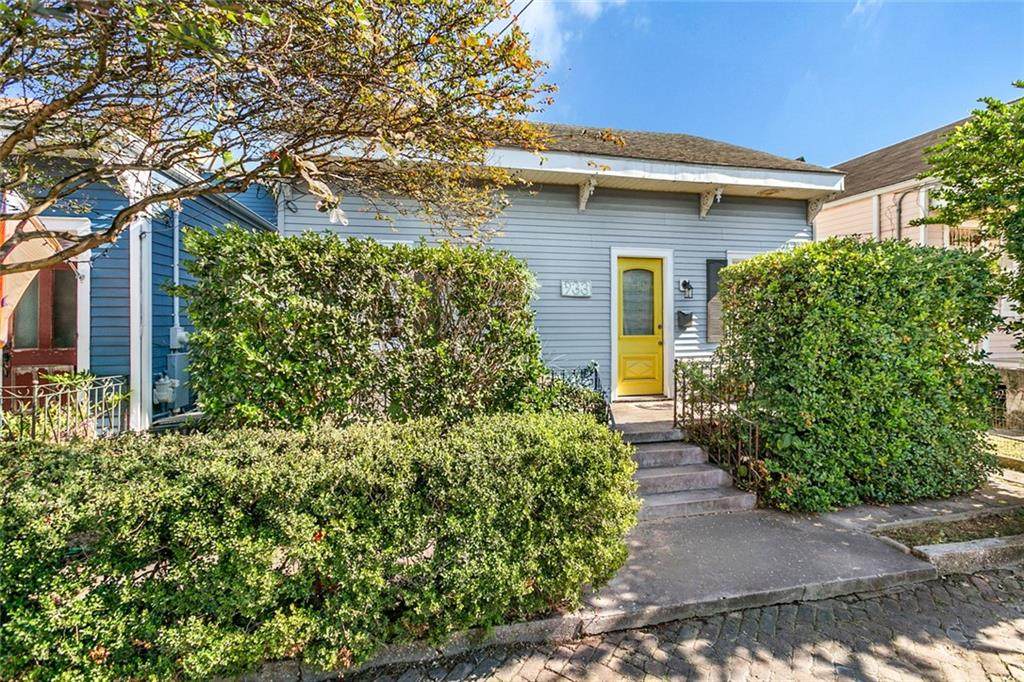 933 Pleasant Street - Photo 1