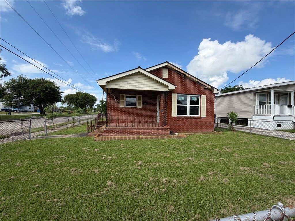 6101 Johnson Street - Photo 1