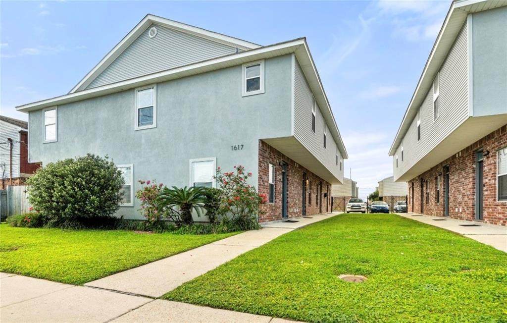 1617 42ND Street - Photo 1