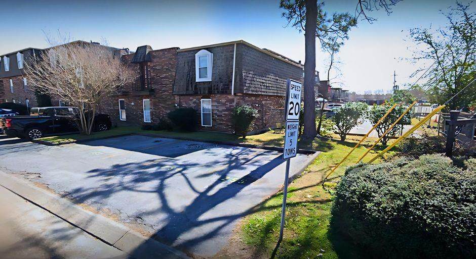 6200 Riverside Drive - Photo 1
