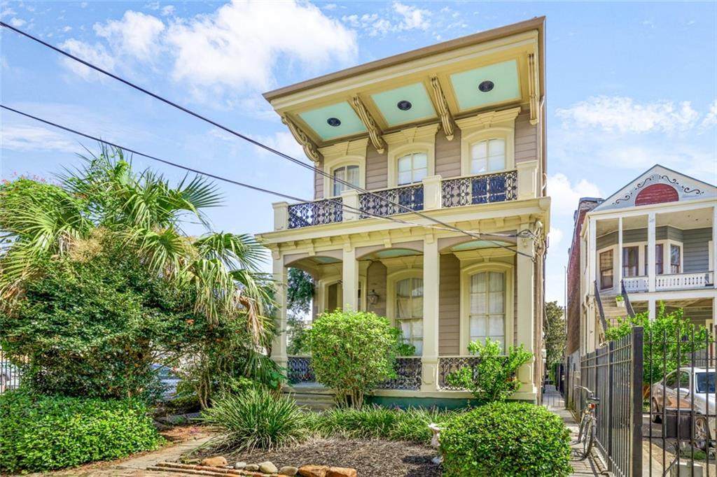 1525 Clio Street - Photo 1