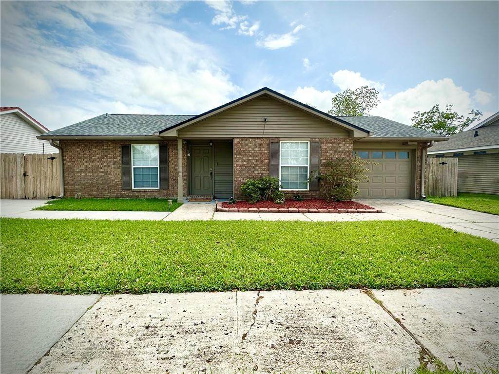 2725 Oak Forest Boulevard - Photo 1