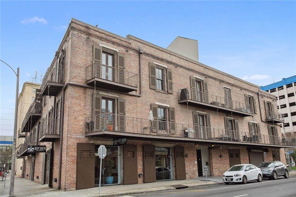 900 Peters Street - Photo 1