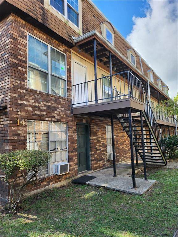 6220 Riverside Drive - Photo 1